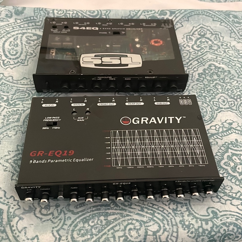 2 equalizers come out of my car I sold they we’re working fine